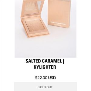 Kylie Cosmetics Makeup - KYLIE JENNER HIGHLIGHTER Kylie Cosmetics Makeup - KYLIE JENNER HIGHLIGHTER